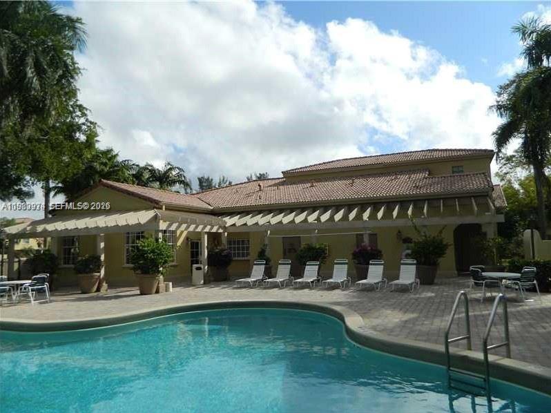 TOWNHOUSES OF PLANTATION - Residential