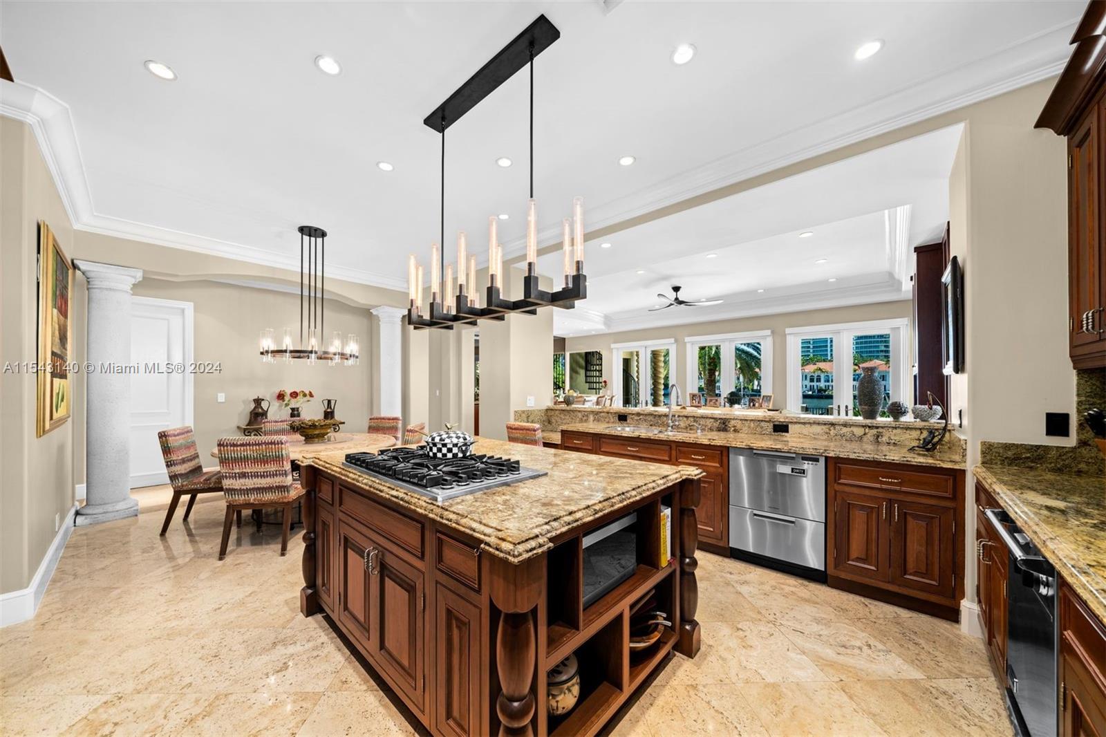 GOLDEN BEACH SEC D - Residential