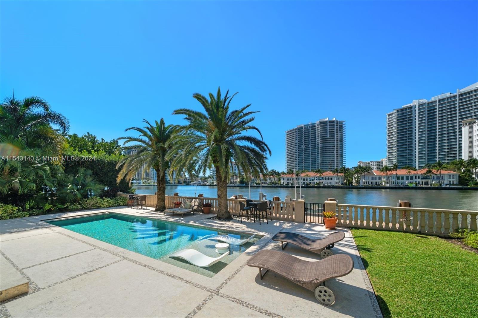 GOLDEN BEACH SEC D - Residential