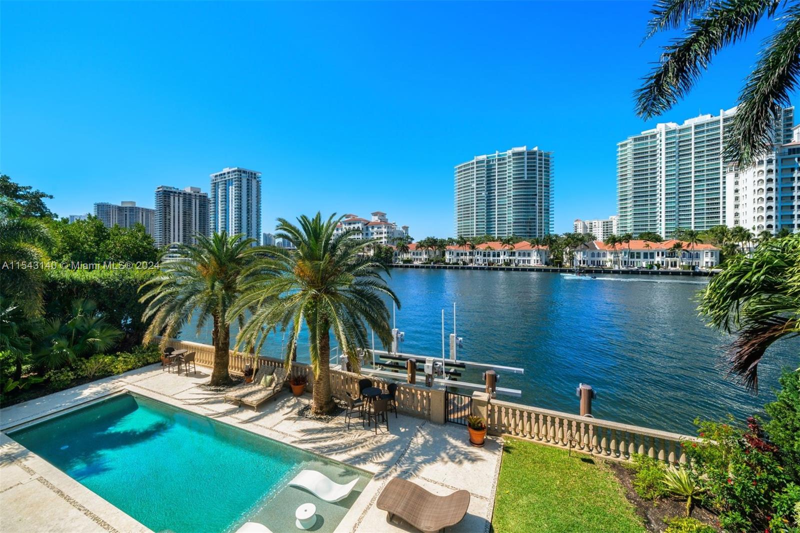 GOLDEN BEACH SEC D - Residential