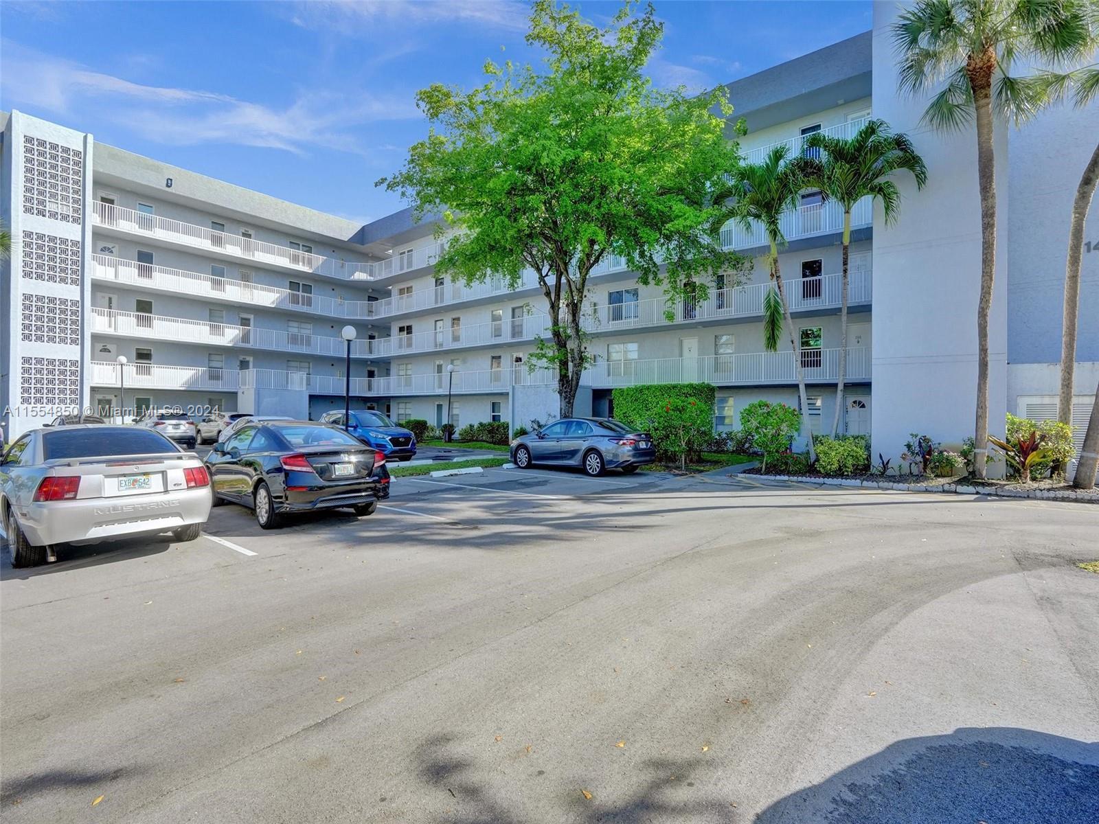 1402 Nw 80th Ave 505, Margate, Broward County, Florida - 2 Bedrooms  
2 Bathrooms - 