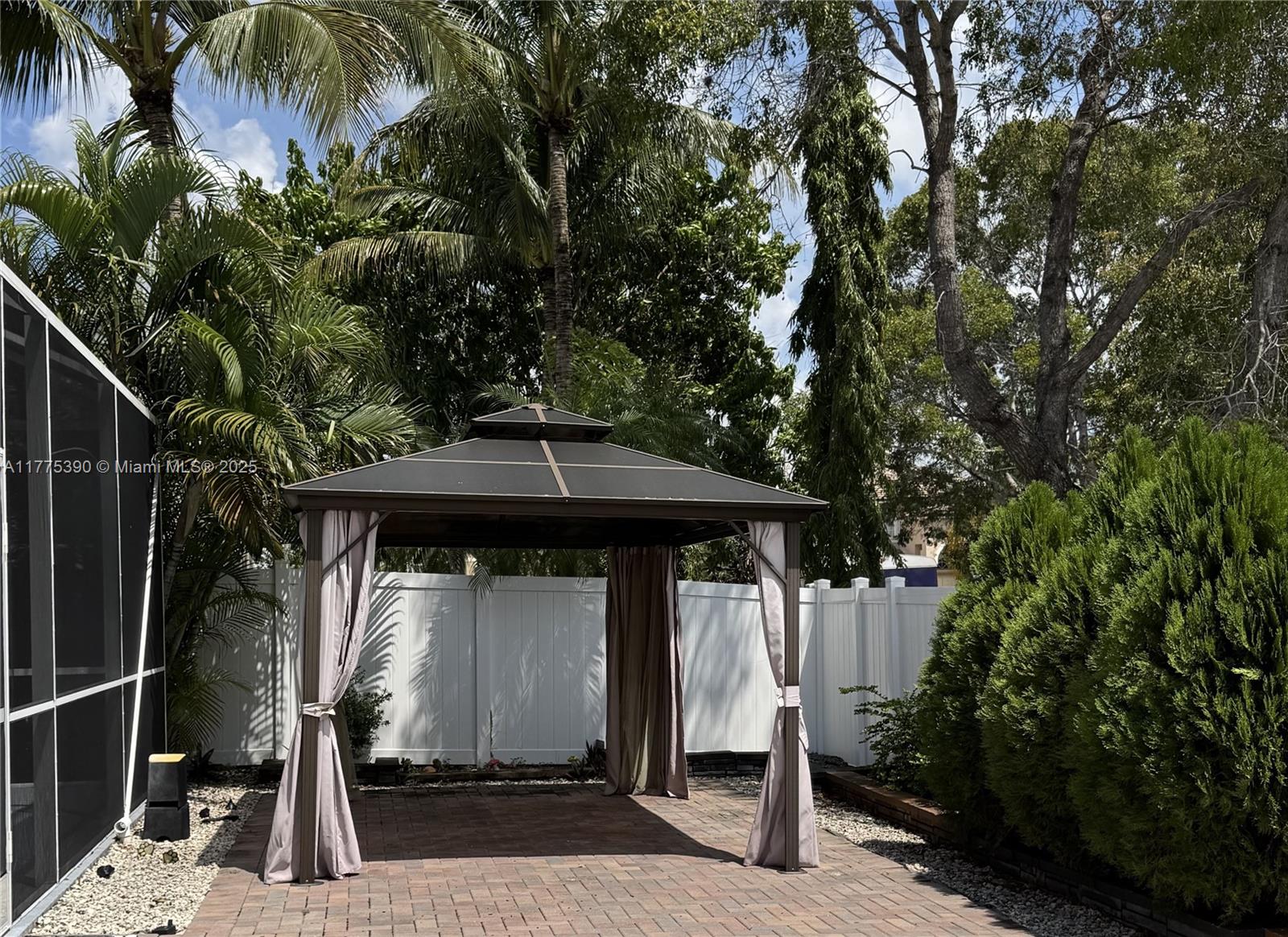 CHAPEL LAKE ESTATES - Residential