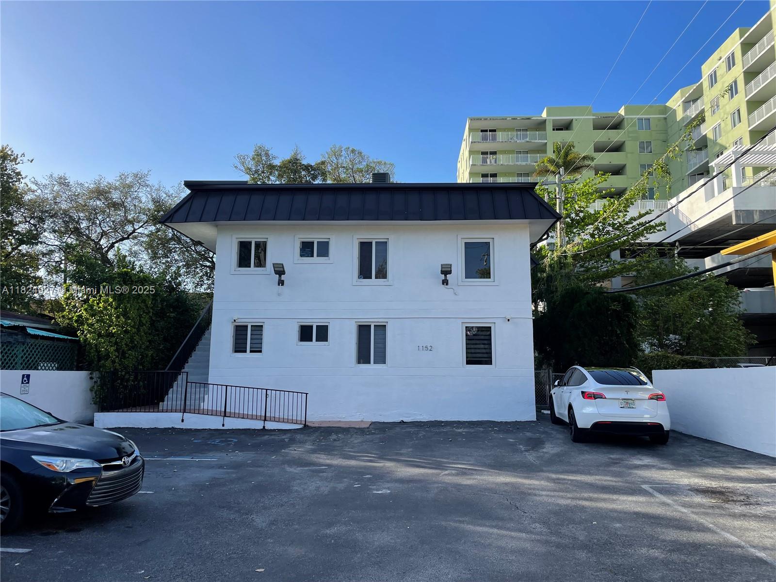 1152 Nw 3rd St 3, Miami, Broward County, Florida - 1 Bedrooms  
1 Bathrooms - 