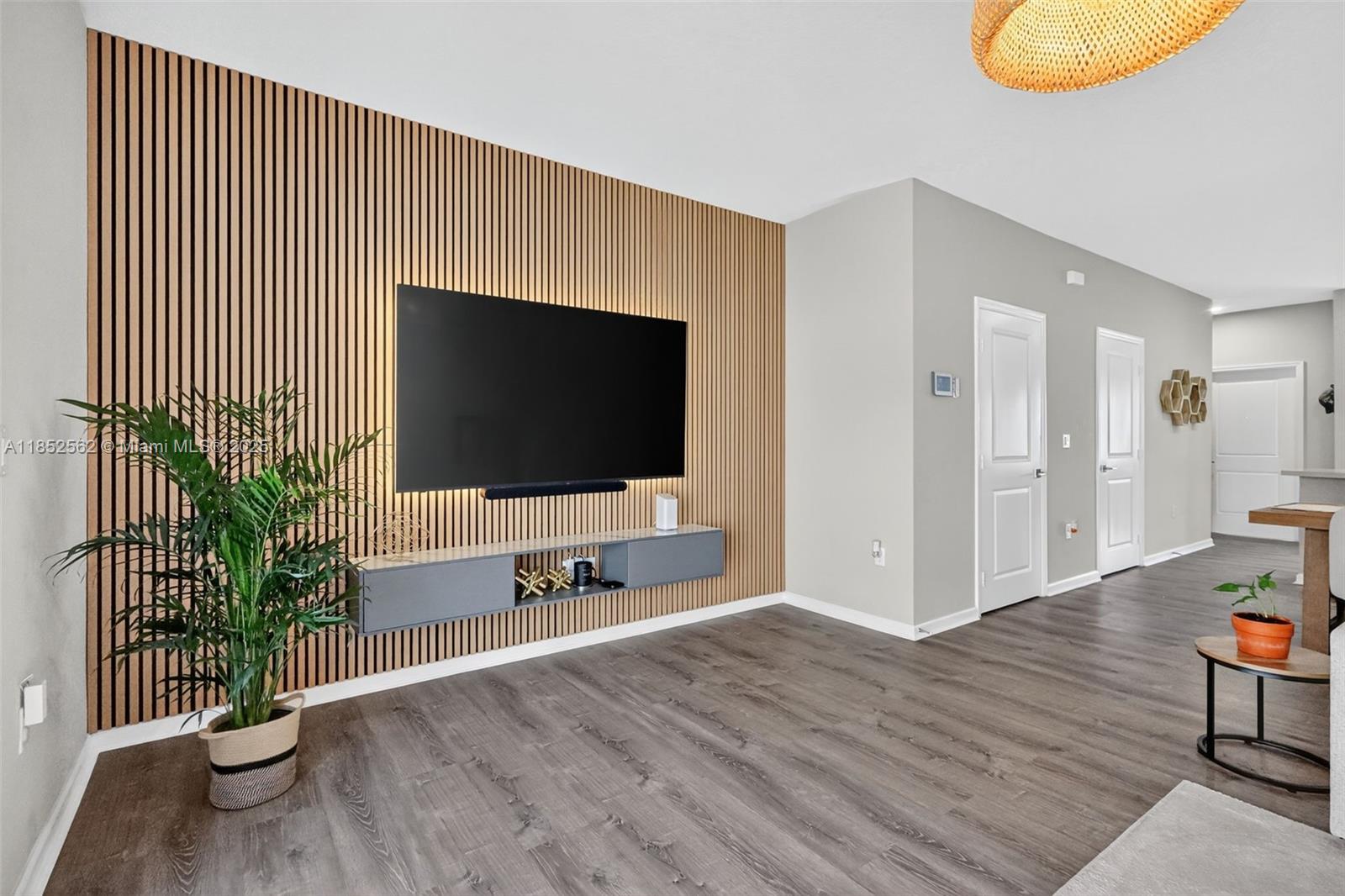 PRINCETON - Residential