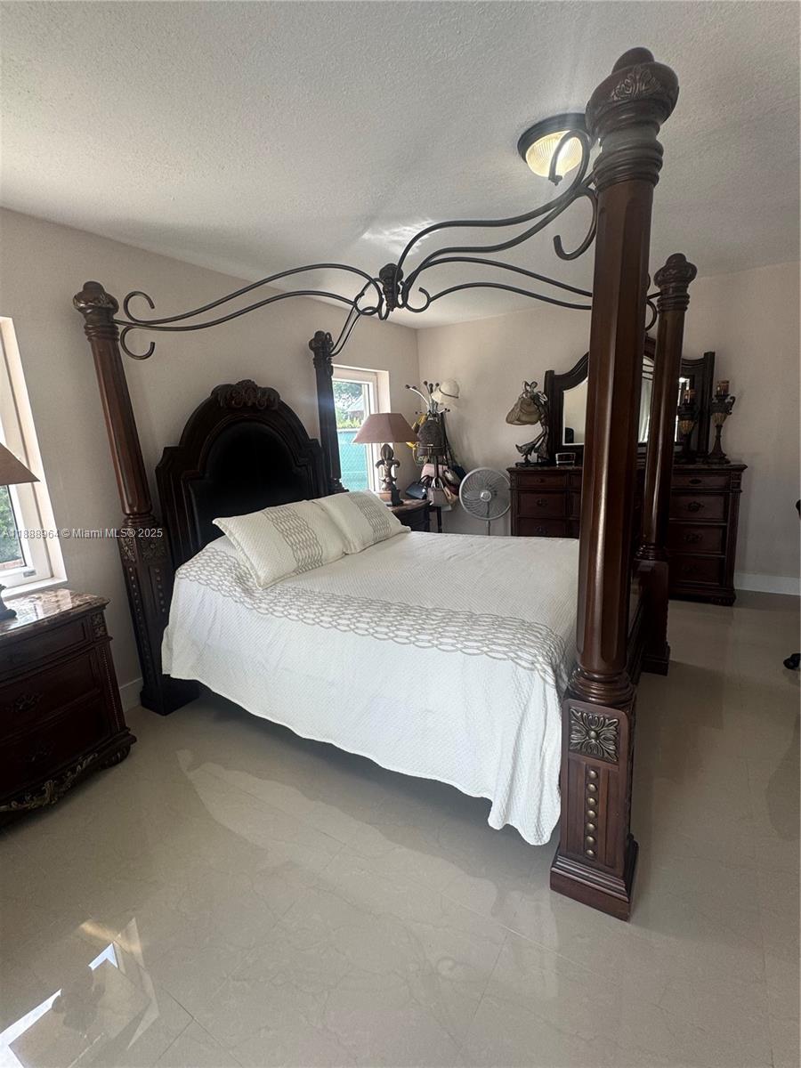 KENDALE LAKES WEST SEC 3 - Residential