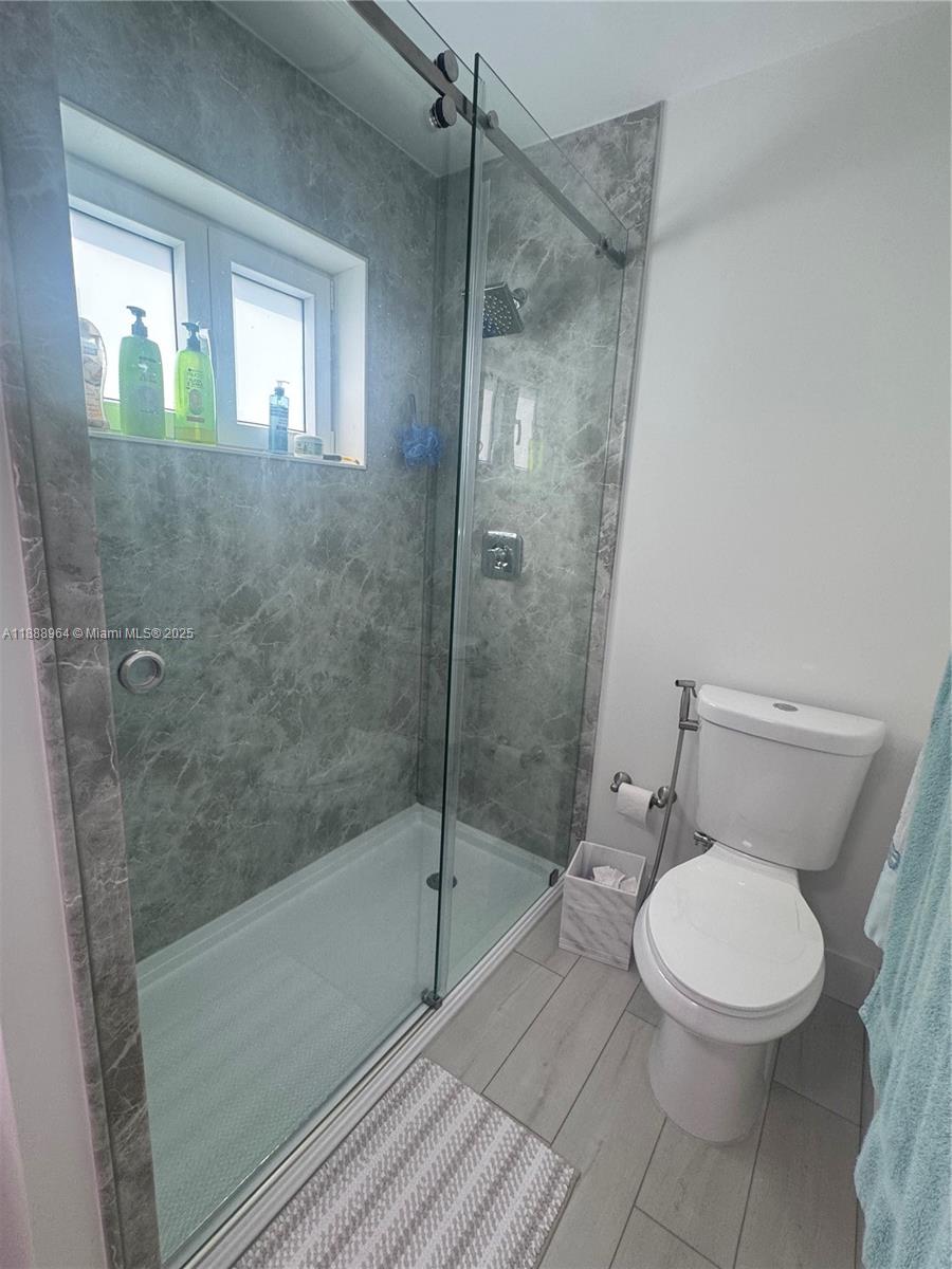 KENDALE LAKES WEST SEC 3 - Residential