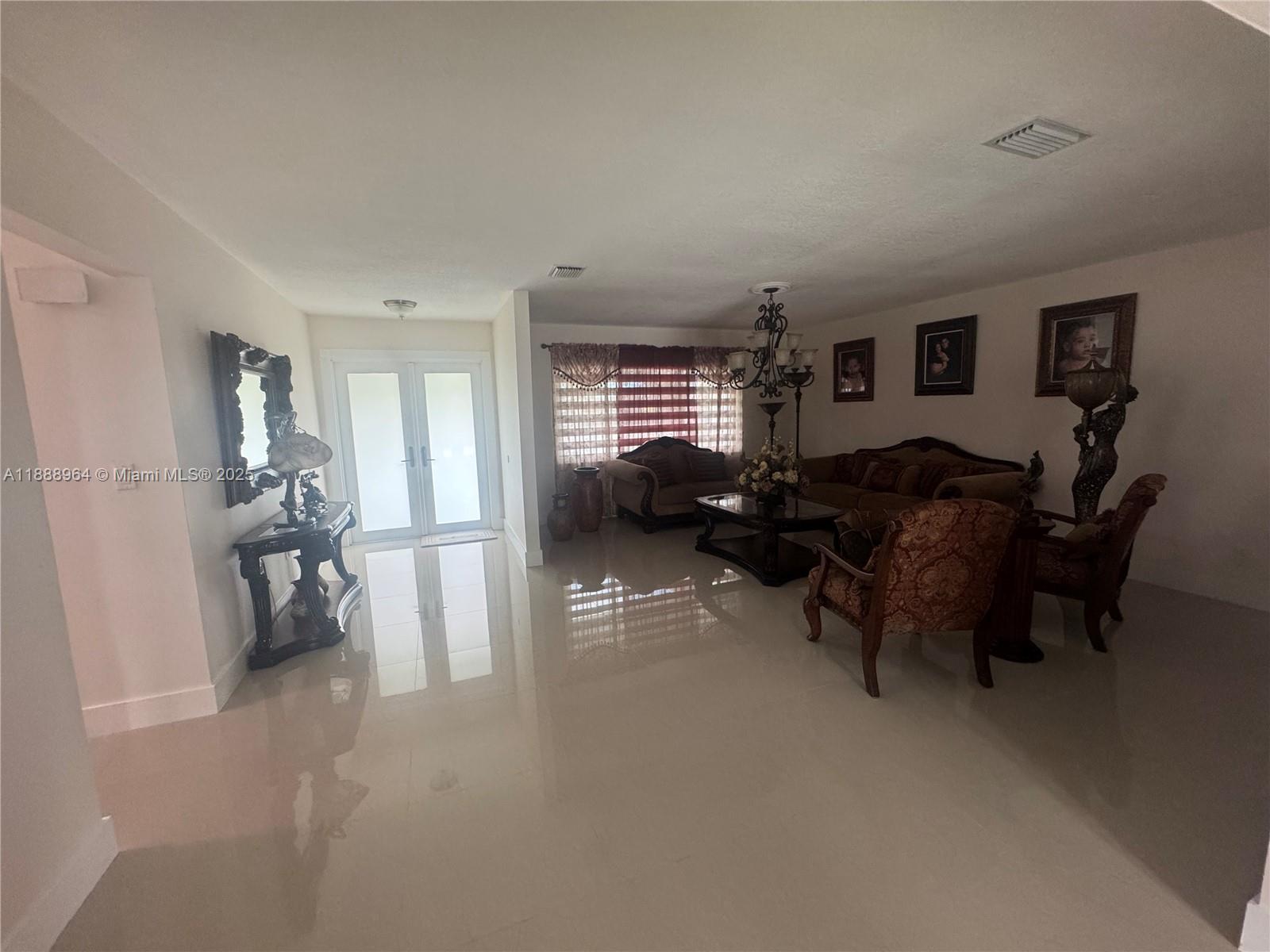 KENDALE LAKES WEST SEC 3 - Residential