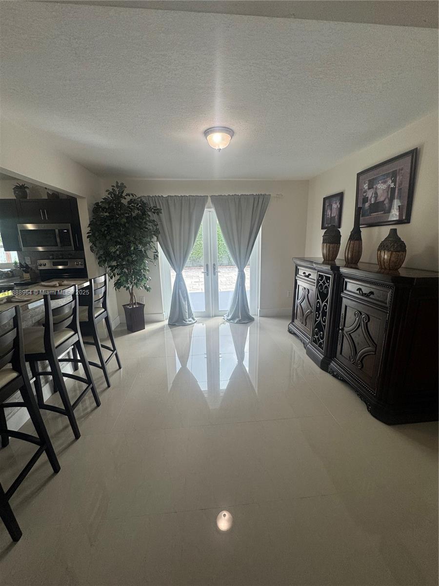 KENDALE LAKES WEST SEC 3 - Residential