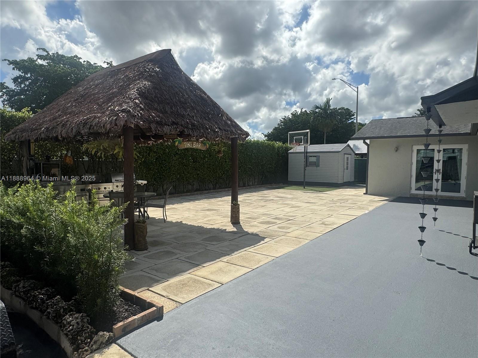 KENDALE LAKES WEST SEC 3 - Residential