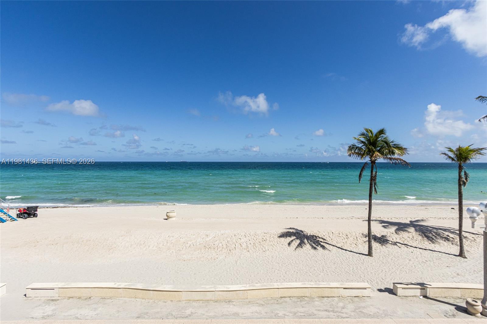 HOLLYWOOD TOWERS CONDO - Residential