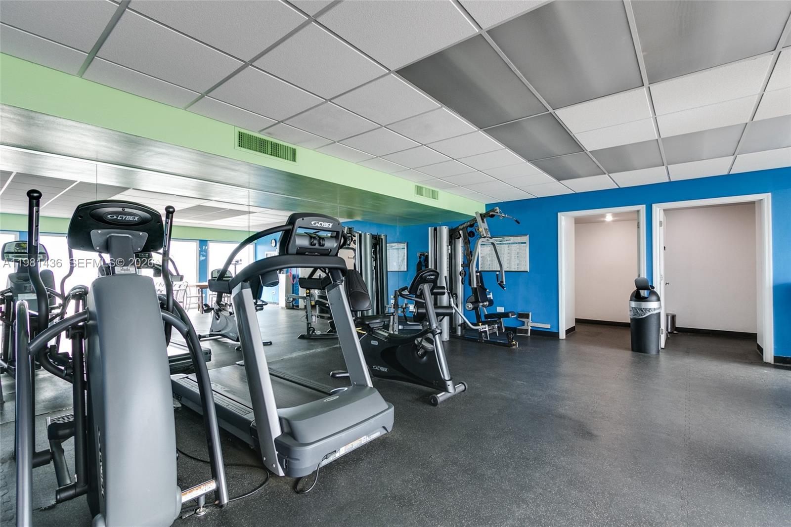 HOLLYWOOD TOWERS CONDO - Residential