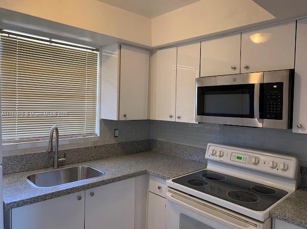 Property for Sale at 1370 Ne 119th St 137003, Miami, Broward County, Florida - Bedrooms: 1 
Bathrooms: 1  - $159,000