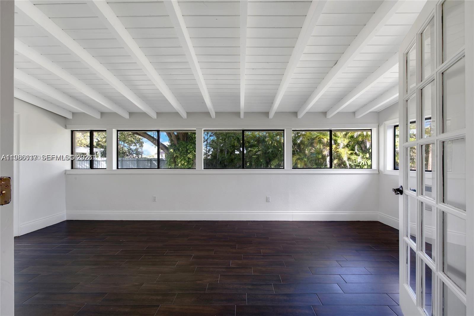 TROPICAL GARDENS ESTATES - Residential Lease