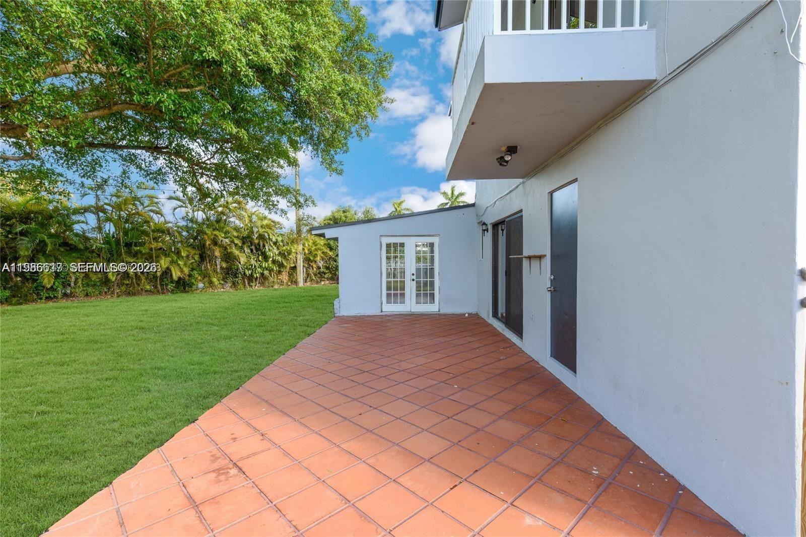 TROPICAL GARDENS ESTATES - Residential Lease