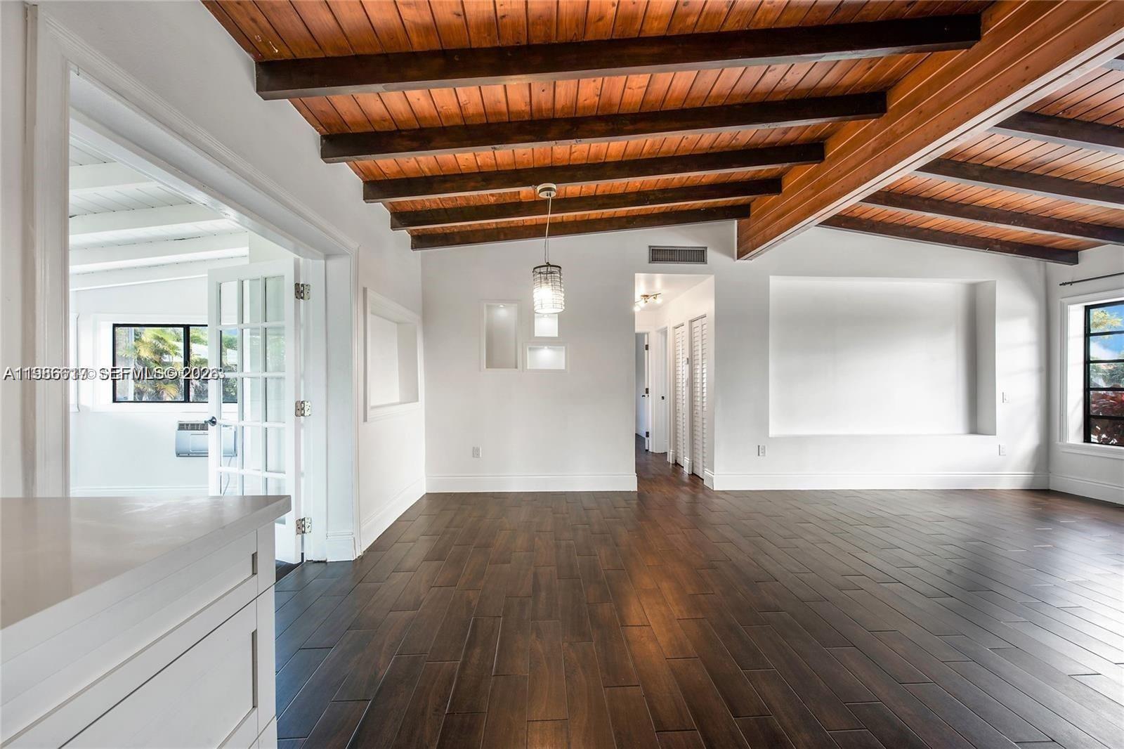 TROPICAL GARDENS ESTATES - Residential Lease