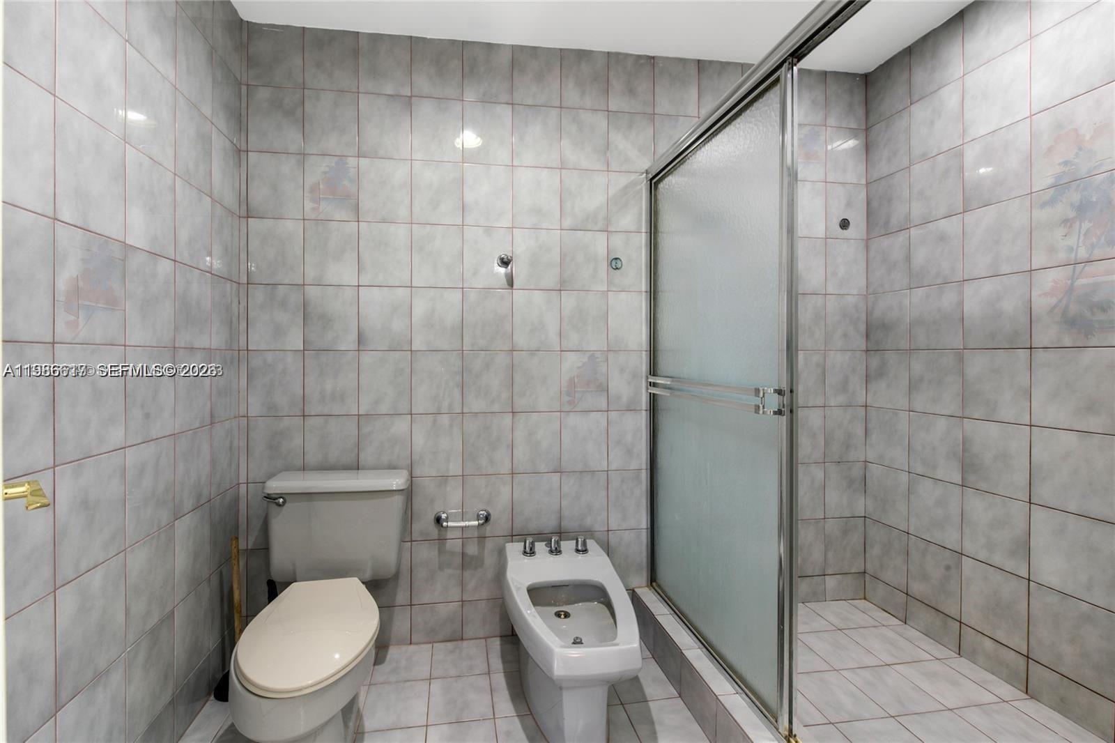 TROPICAL GARDENS ESTATES - Residential Lease