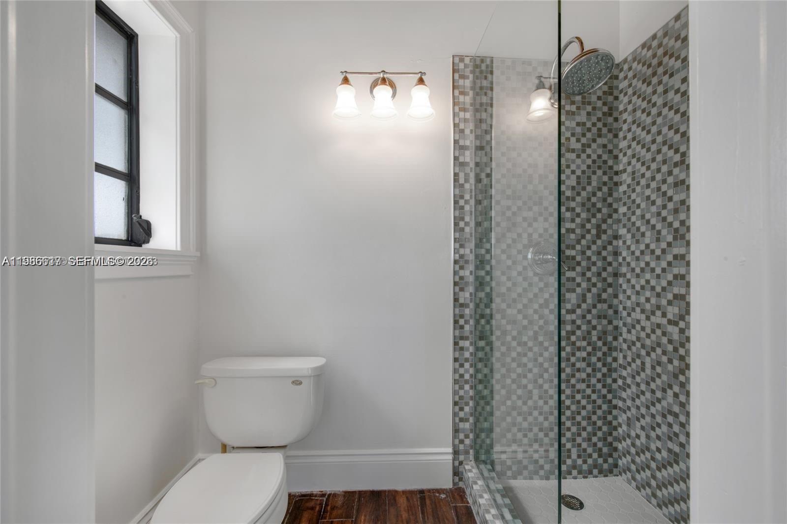 TROPICAL GARDENS ESTATES - Residential Lease