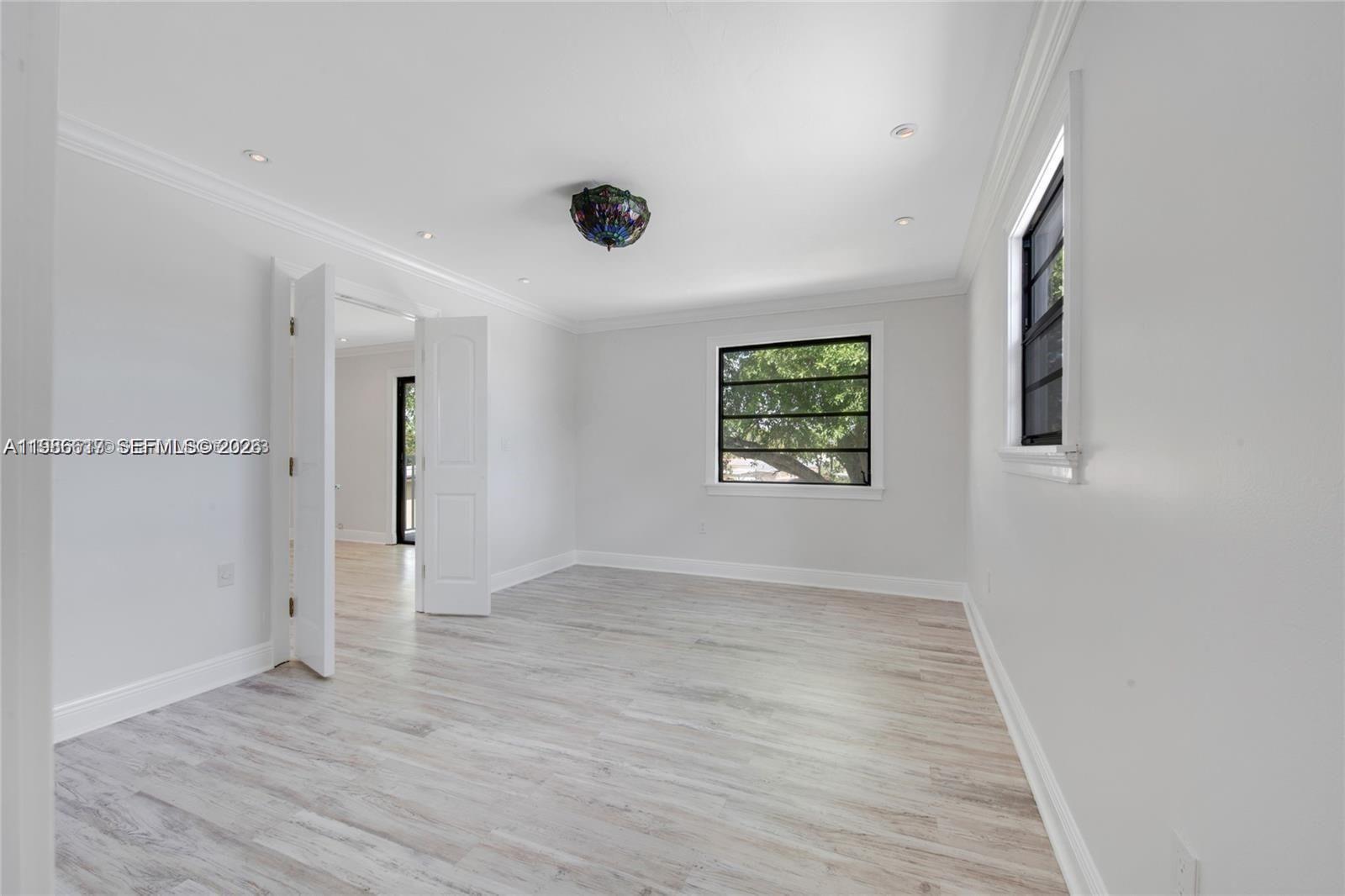 TROPICAL GARDENS ESTATES - Residential Lease