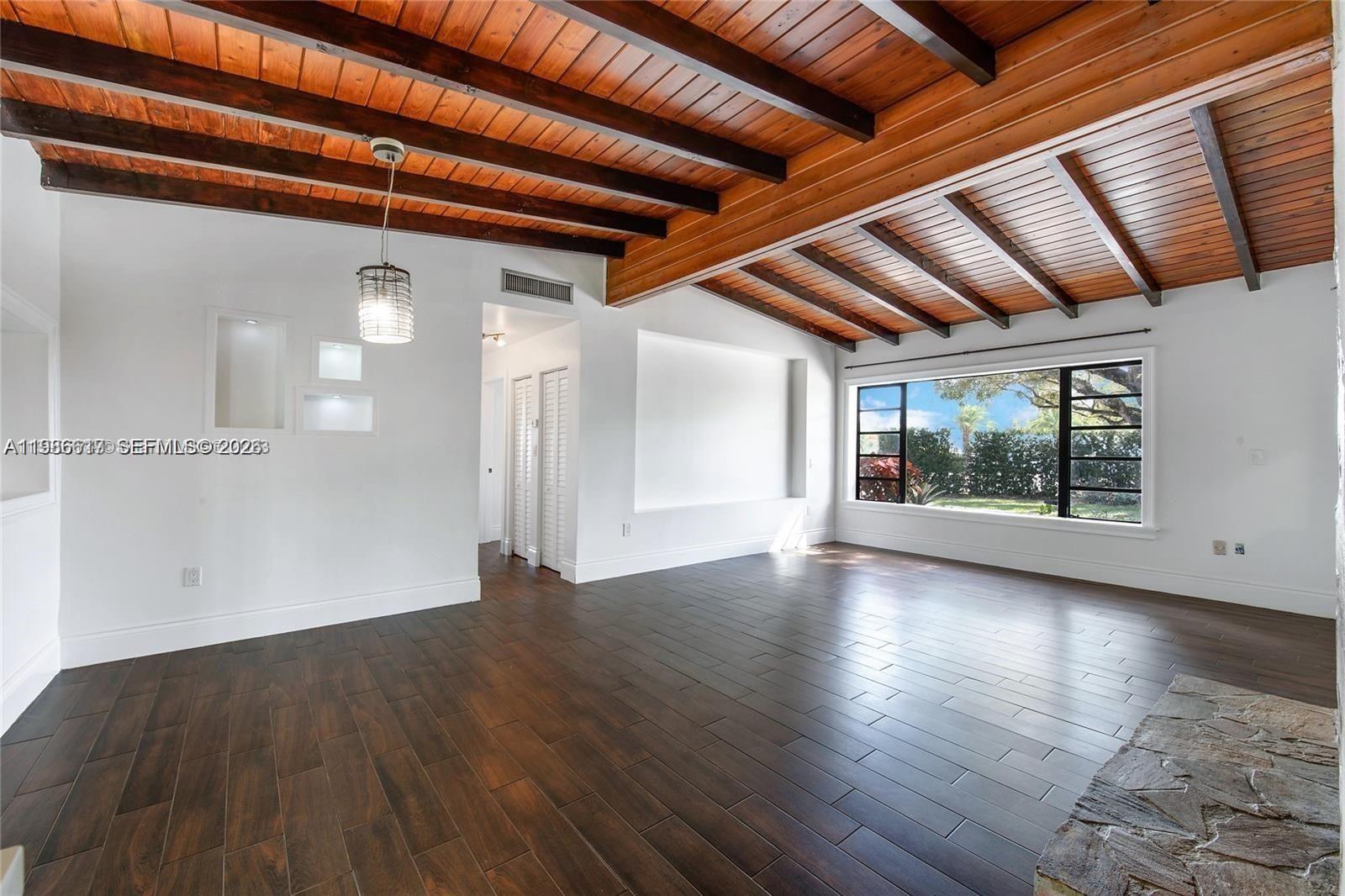 TROPICAL GARDENS ESTATES - Residential Lease