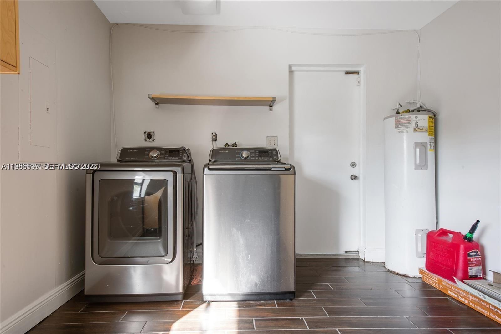 TROPICAL GARDENS ESTATES - Residential Lease