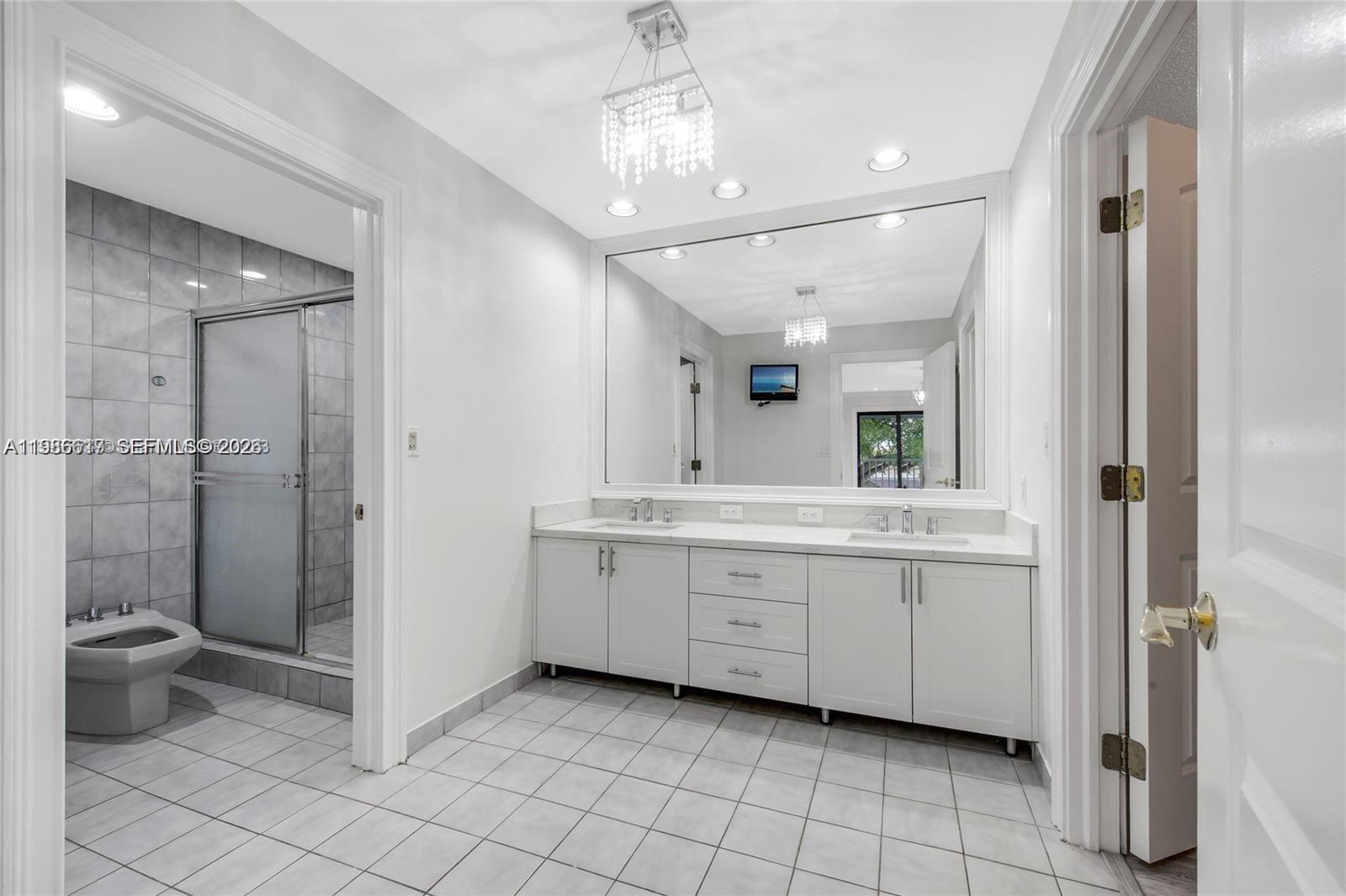 TROPICAL GARDENS ESTATES - Residential Lease