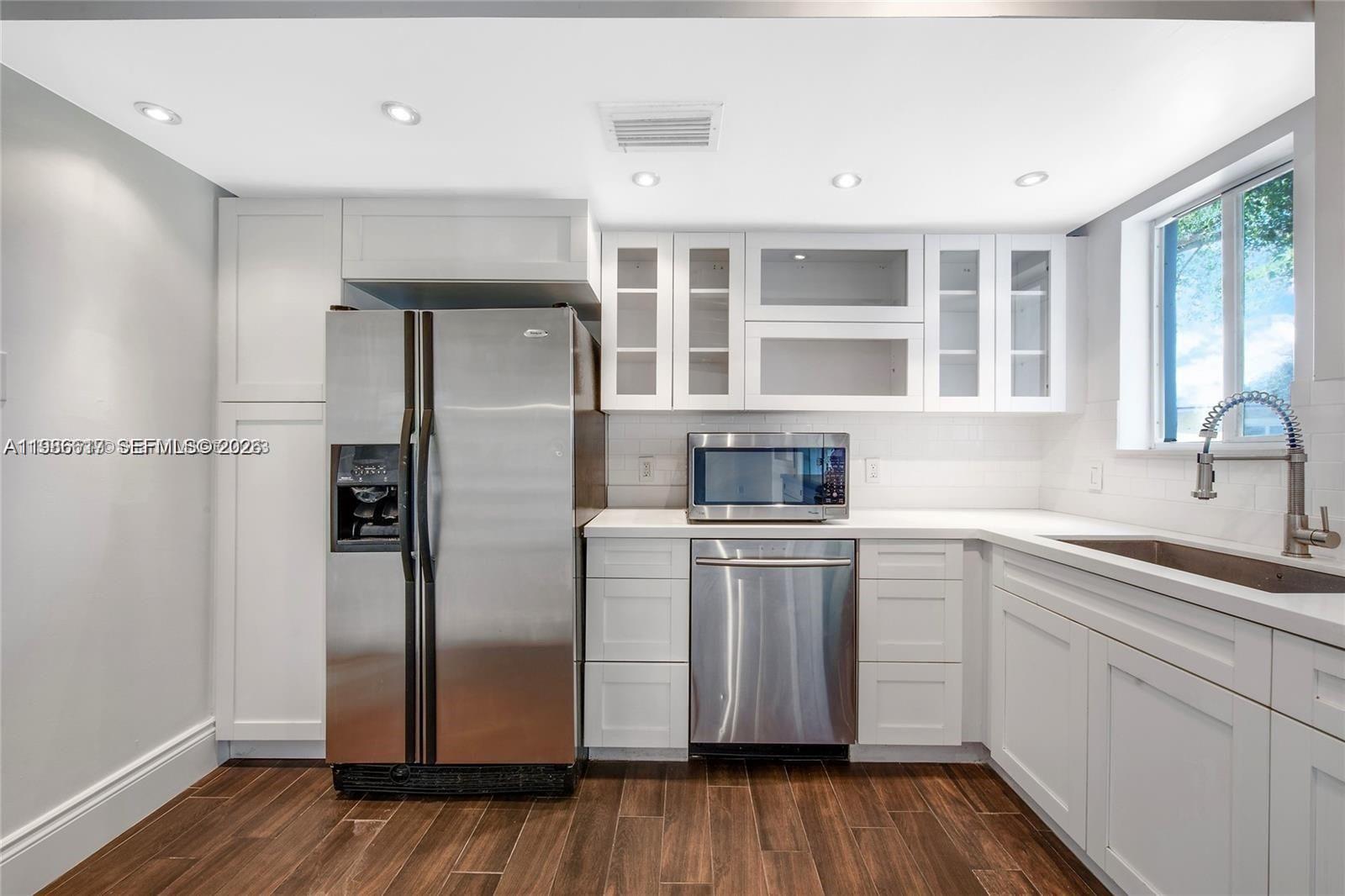 TROPICAL GARDENS ESTATES - Residential Lease