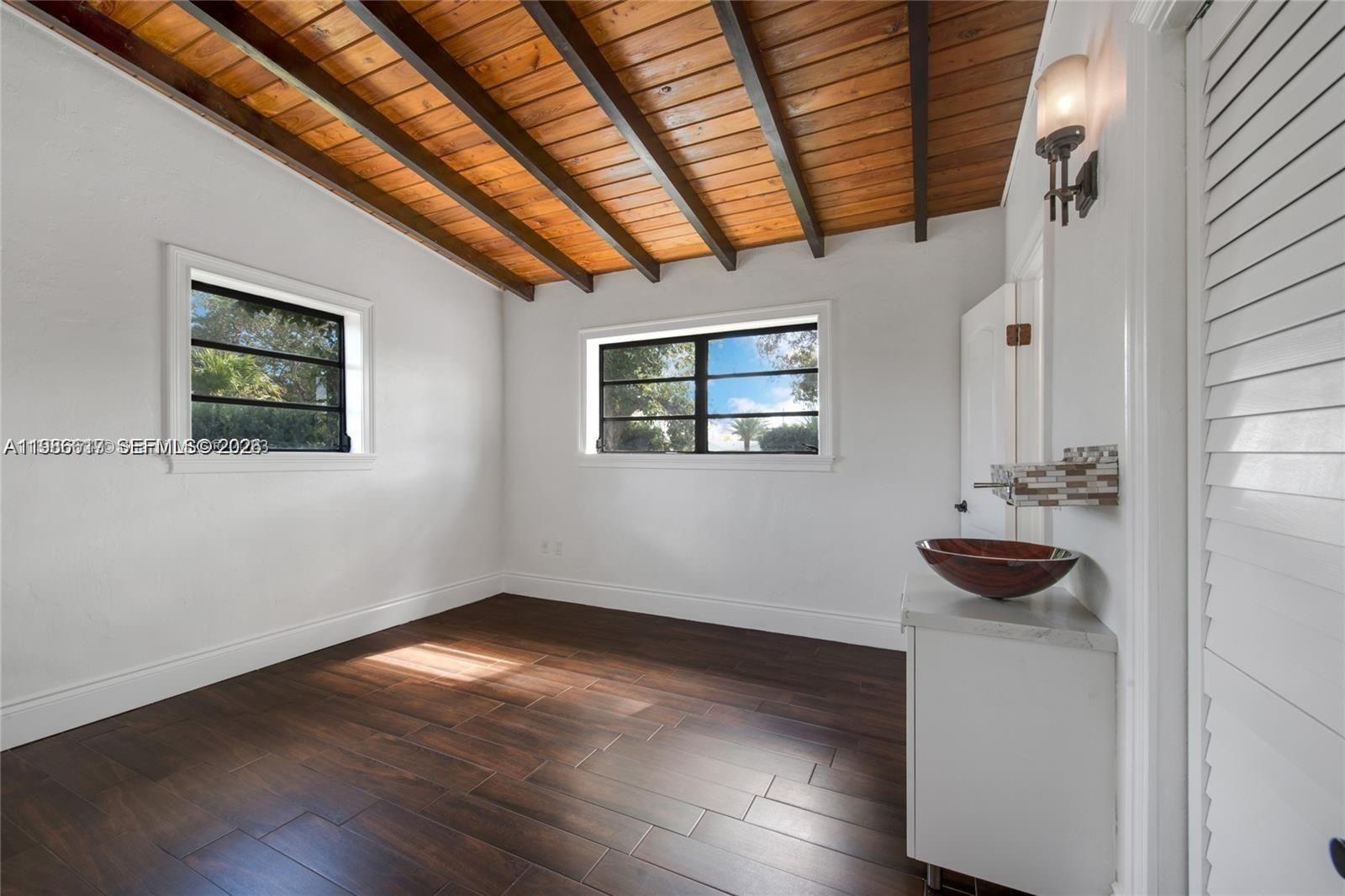 TROPICAL GARDENS ESTATES - Residential Lease