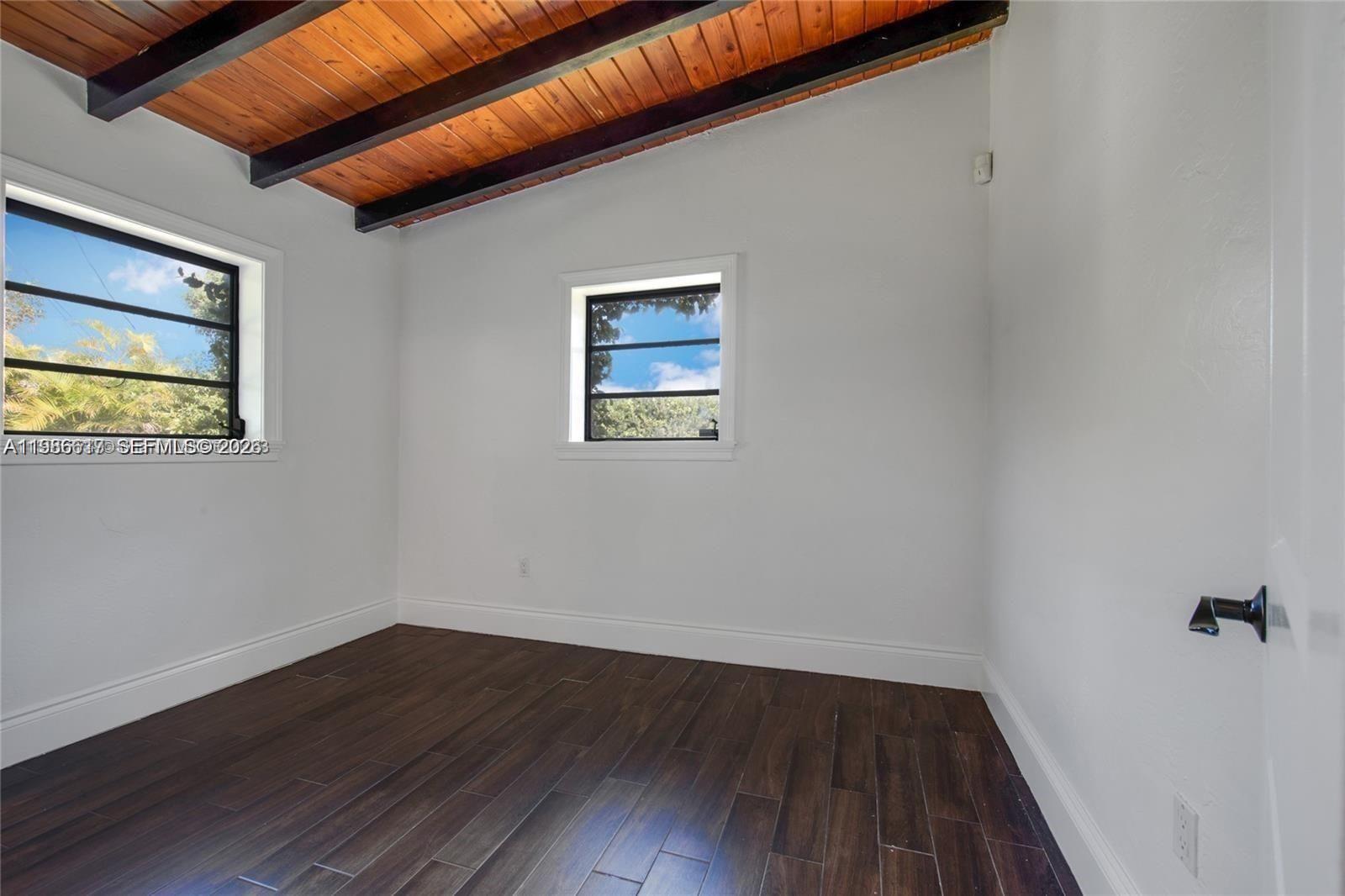 TROPICAL GARDENS ESTATES - Residential Lease