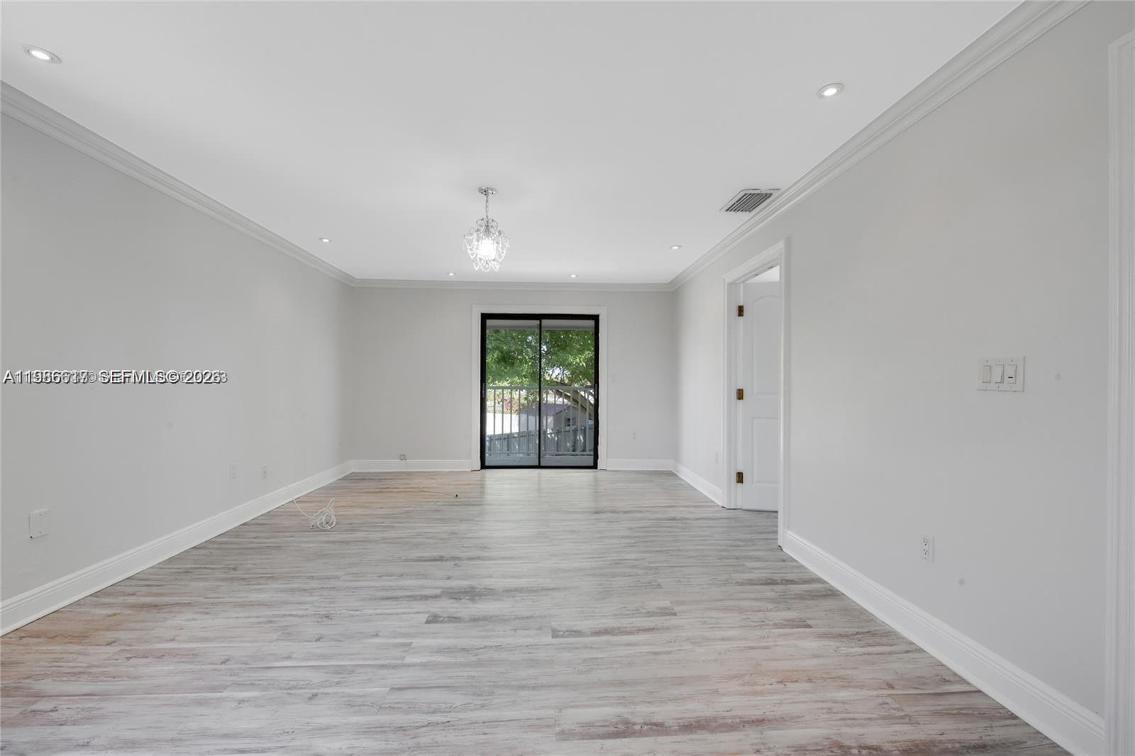 TROPICAL GARDENS ESTATES - Residential Lease