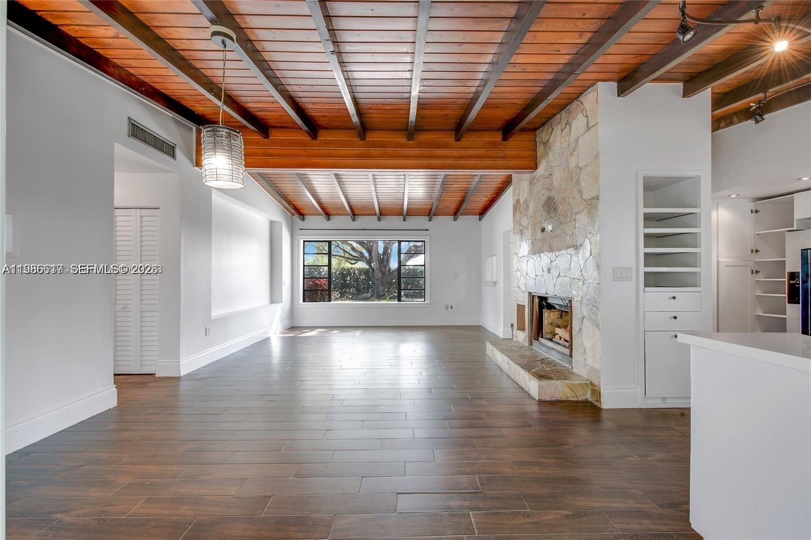 TROPICAL GARDENS ESTATES - Residential Lease