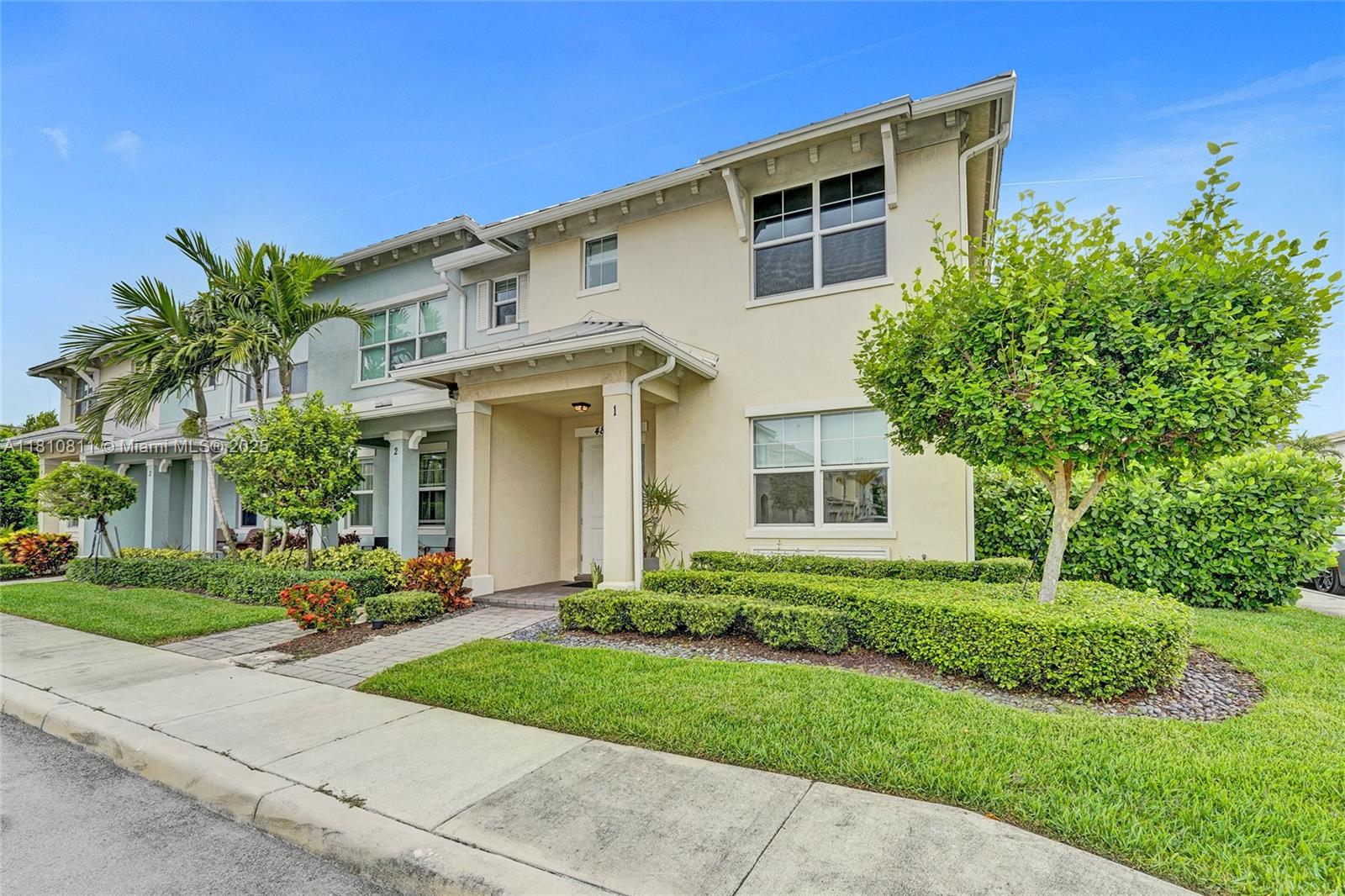 4810 Eucalyptus Dr 1, Hollywood, Broward County, Florida - 3 Bedrooms  
3 Bathrooms - 
