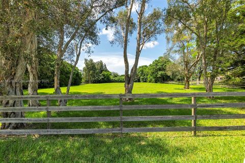 11319 NW 4th St Plantation FL 33325