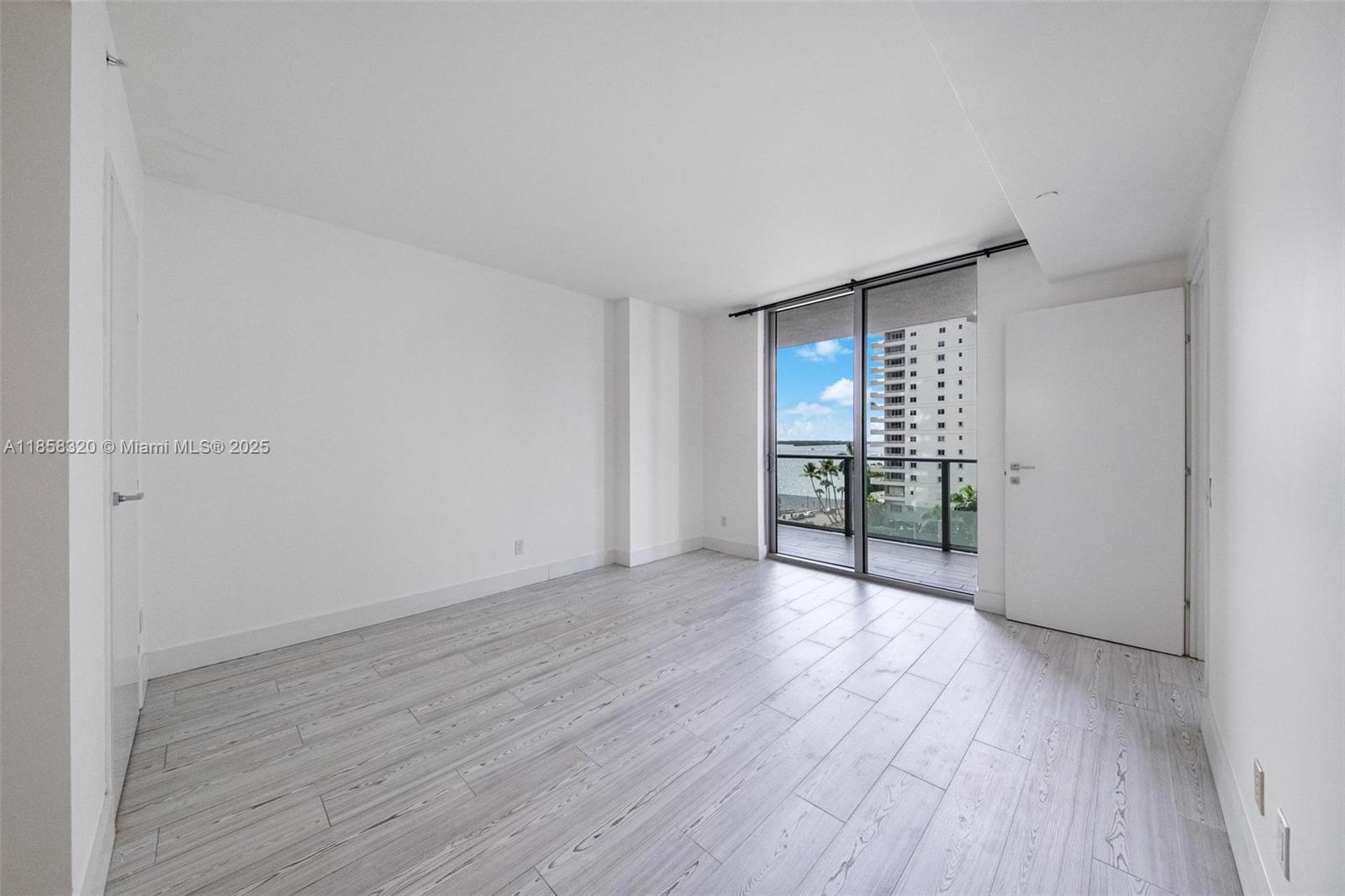 BRICKELLHOUSE CONDO - Residential