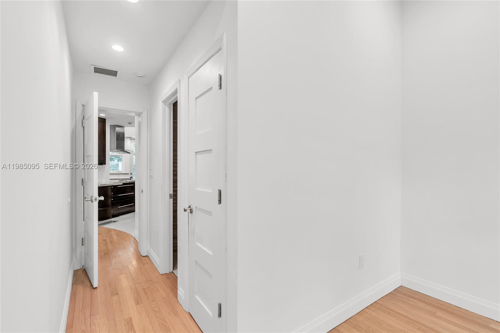 BELLE MEADE OF MIA SEC 1 - Residential Lease