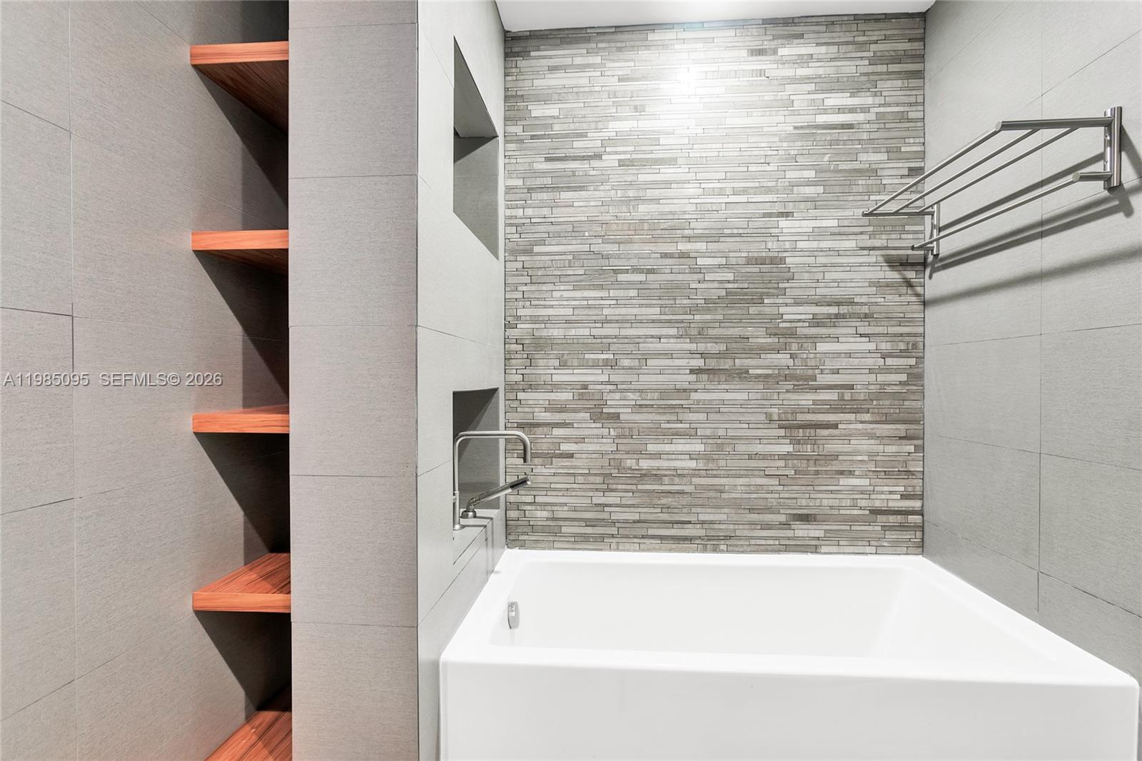 BELLE MEADE OF MIA SEC 1 - Residential Lease