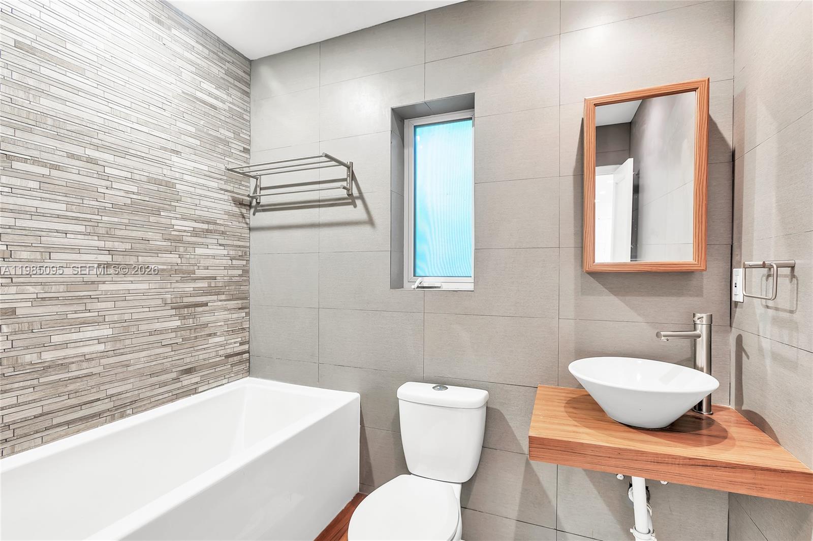 BELLE MEADE OF MIA SEC 1 - Residential Lease