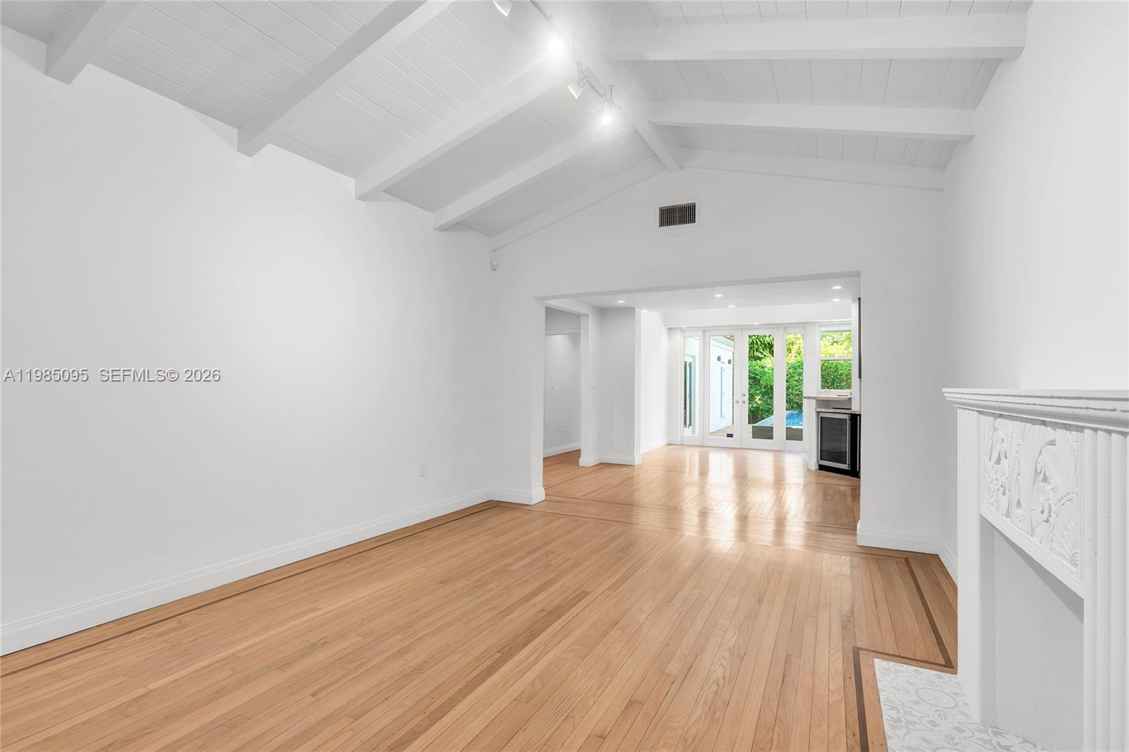 BELLE MEADE OF MIA SEC 1 - Residential Lease