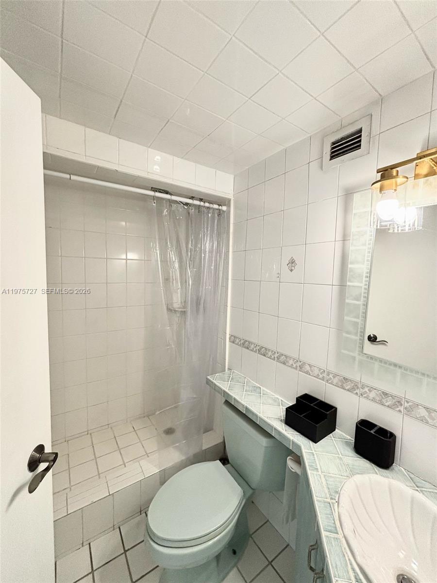 FOUR AMBASSADORS CONDO PH - Residential Lease