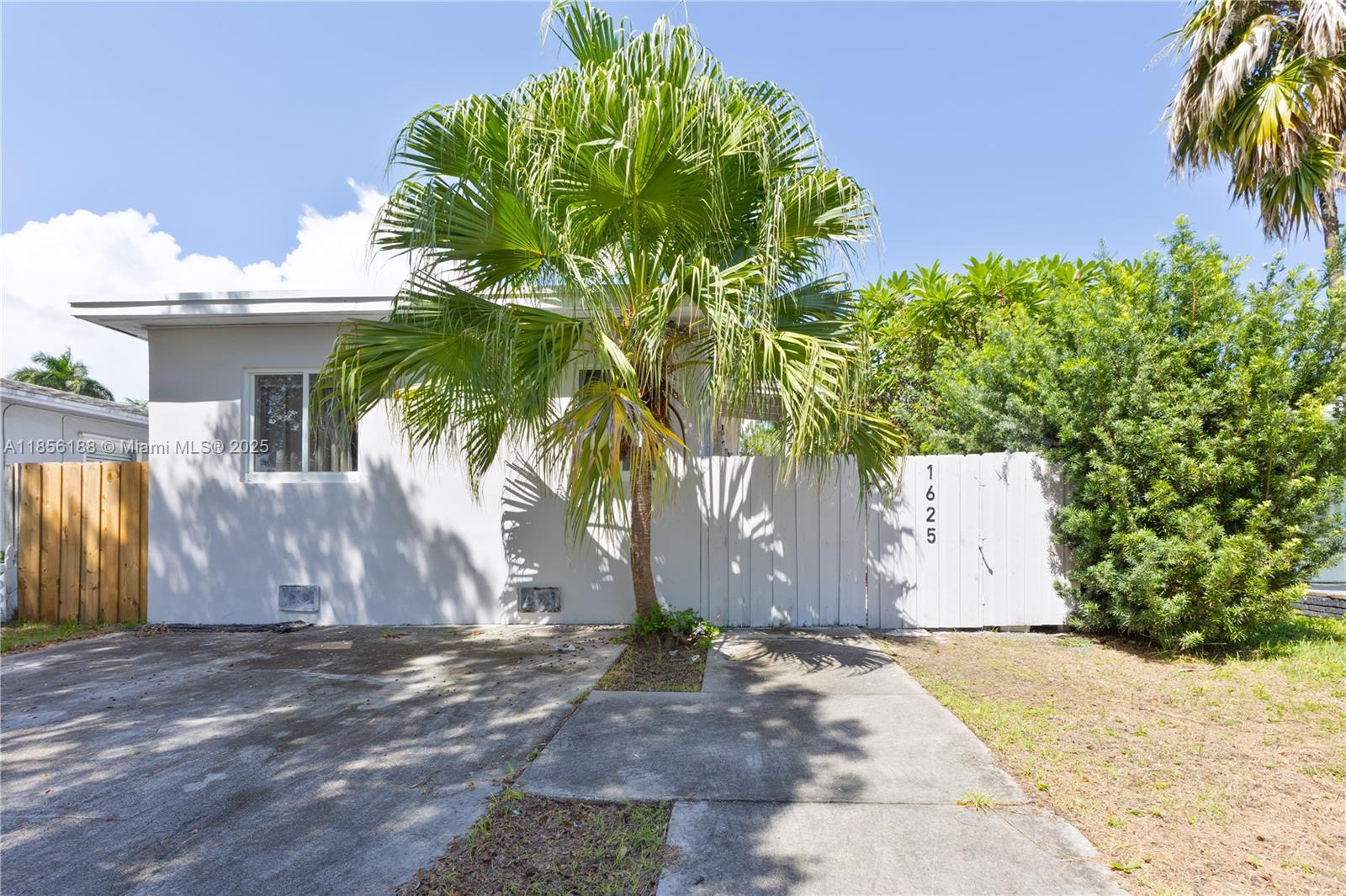 HOLLYWOOD SOUTH SIDE ADD - Residential Income