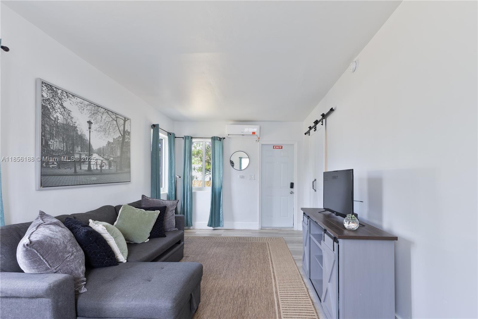 HOLLYWOOD SOUTH SIDE ADD - Residential Income