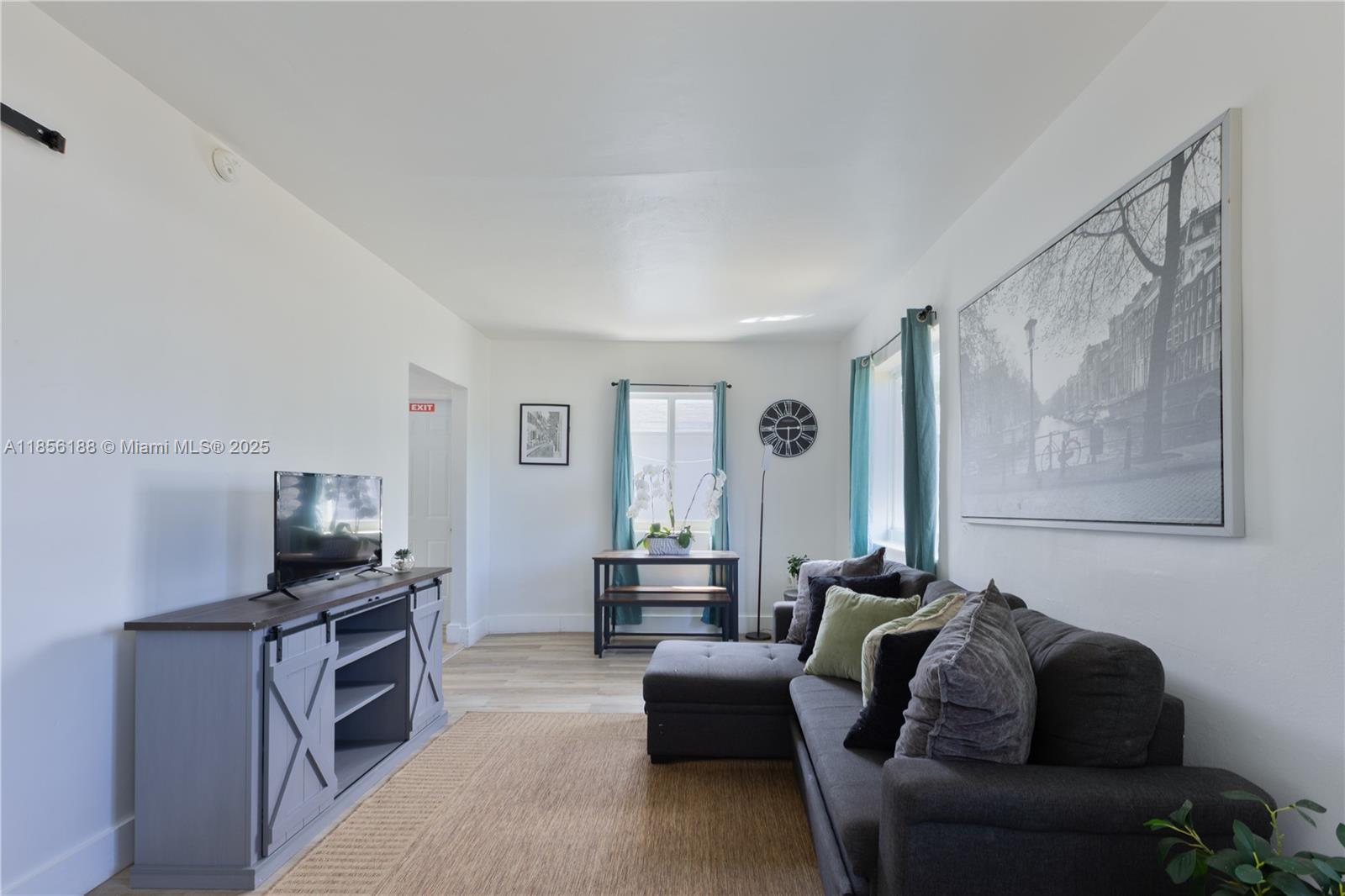 HOLLYWOOD SOUTH SIDE ADD - Residential Income