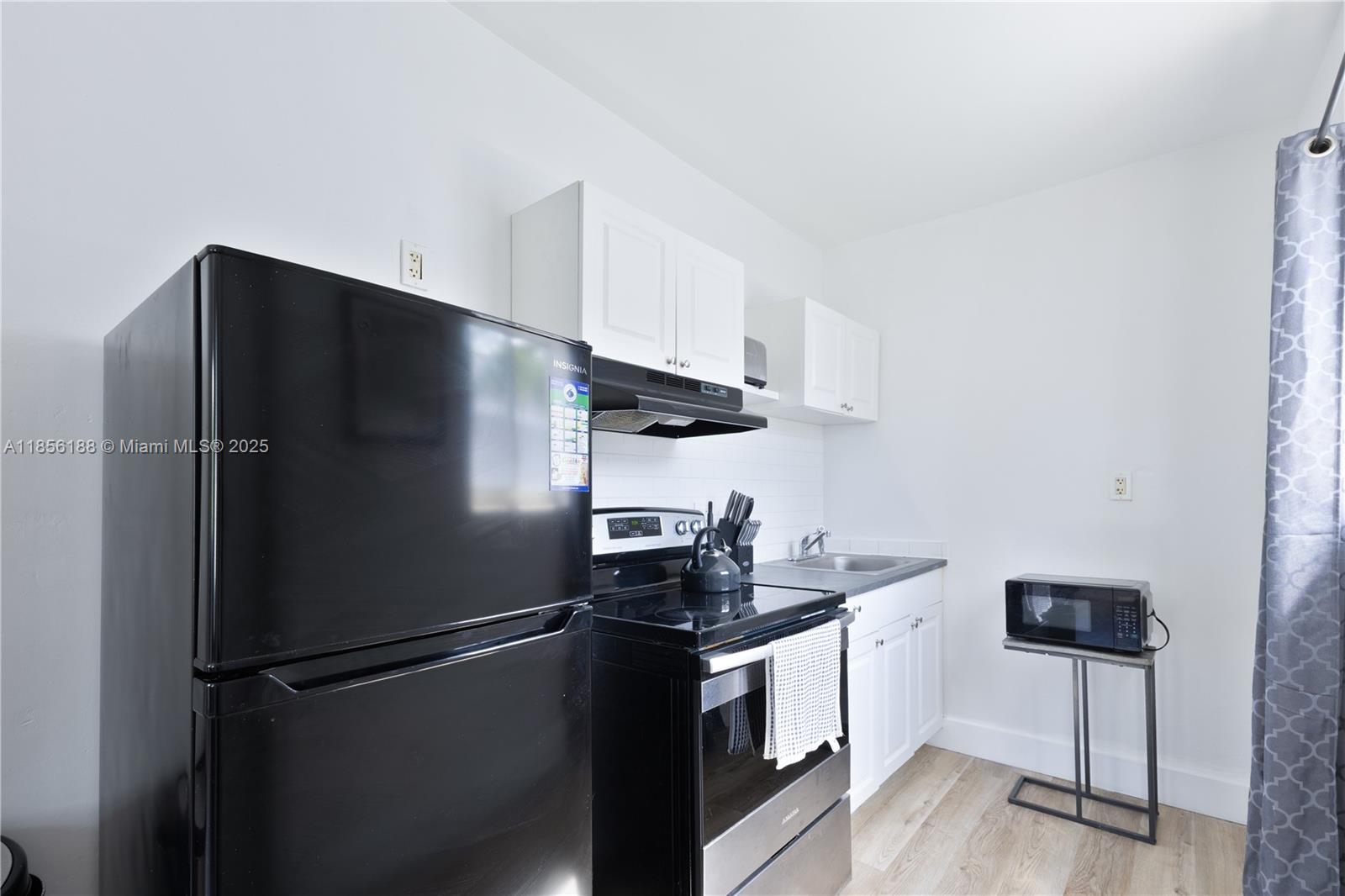 HOLLYWOOD SOUTH SIDE ADD - Residential Income