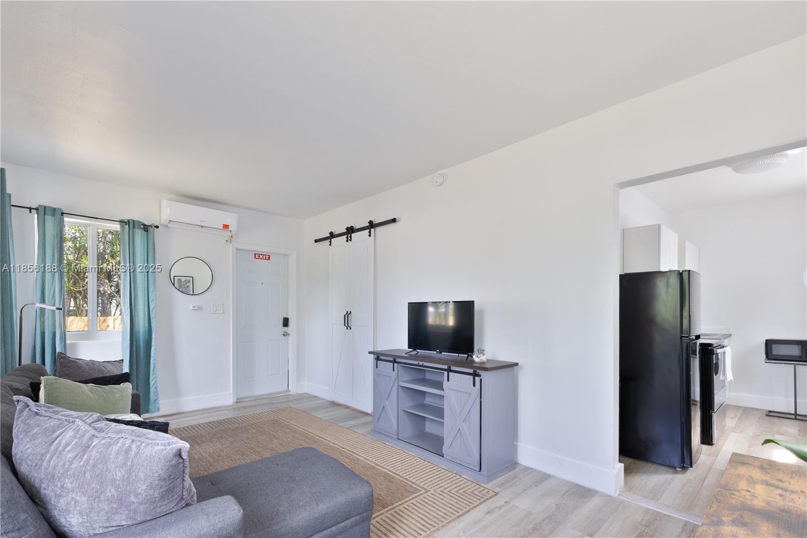 HOLLYWOOD SOUTH SIDE ADD - Residential Income