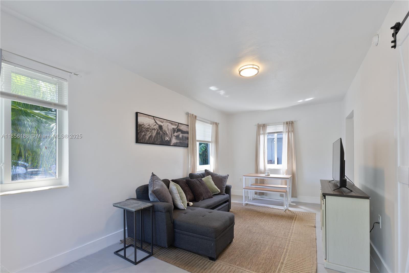 HOLLYWOOD SOUTH SIDE ADD - Residential Income
