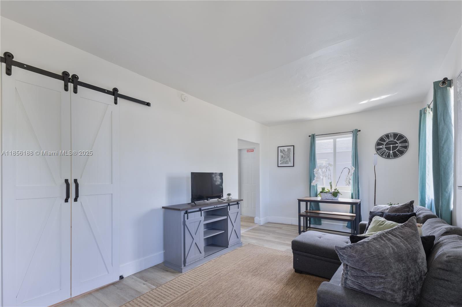 HOLLYWOOD SOUTH SIDE ADD - Residential Income