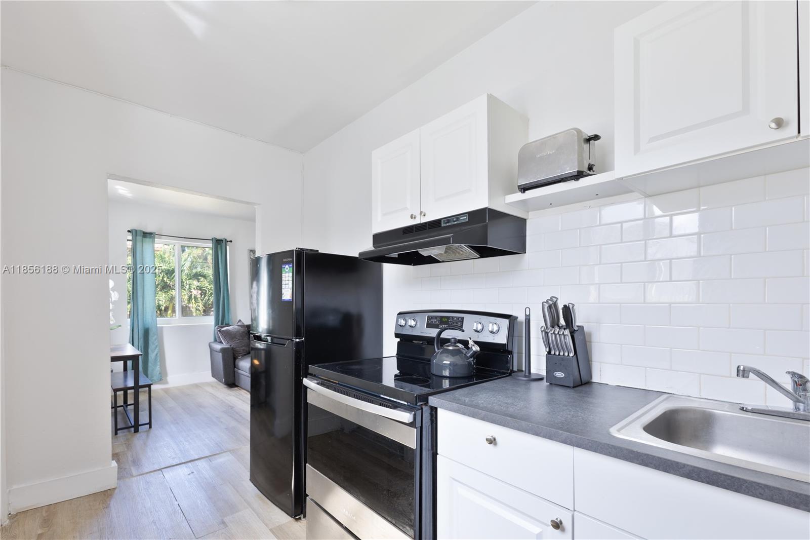 HOLLYWOOD SOUTH SIDE ADD - Residential Income