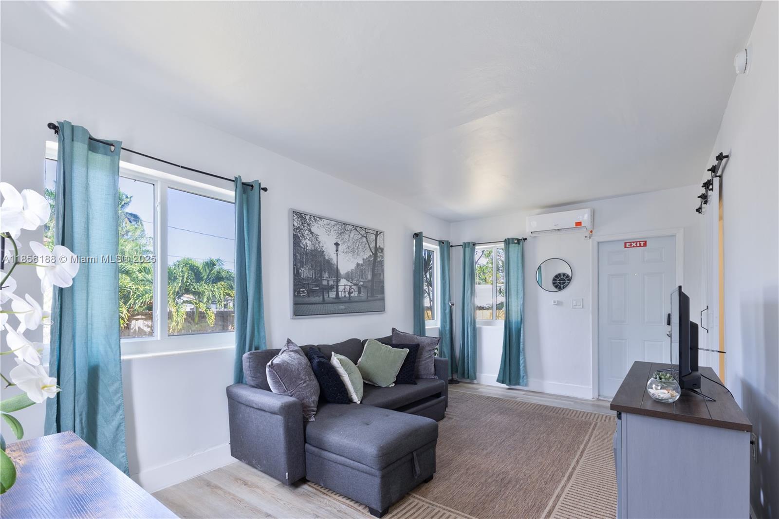 HOLLYWOOD SOUTH SIDE ADD - Residential Income