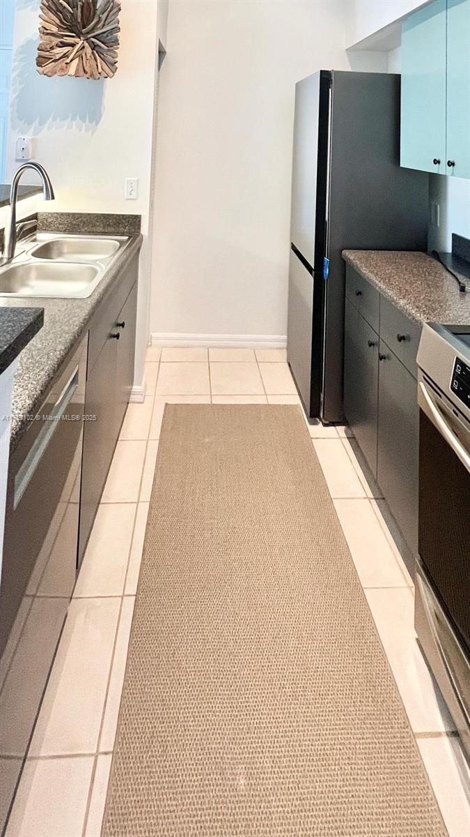 Emerald Isle at Laguna - Residential Lease