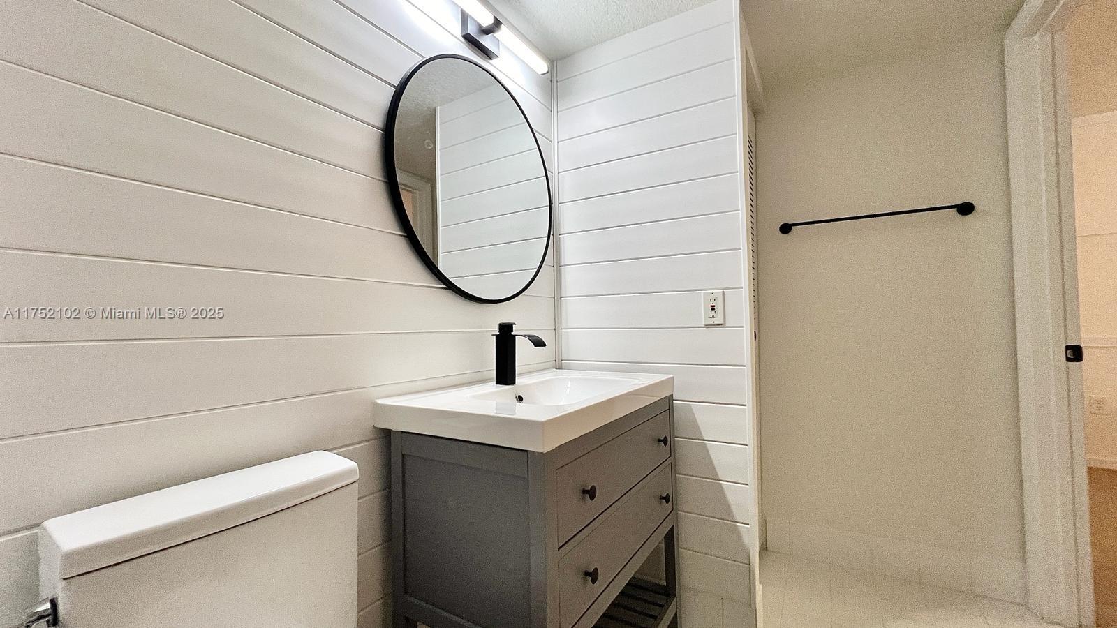 Emerald Isle at Laguna - Residential Lease