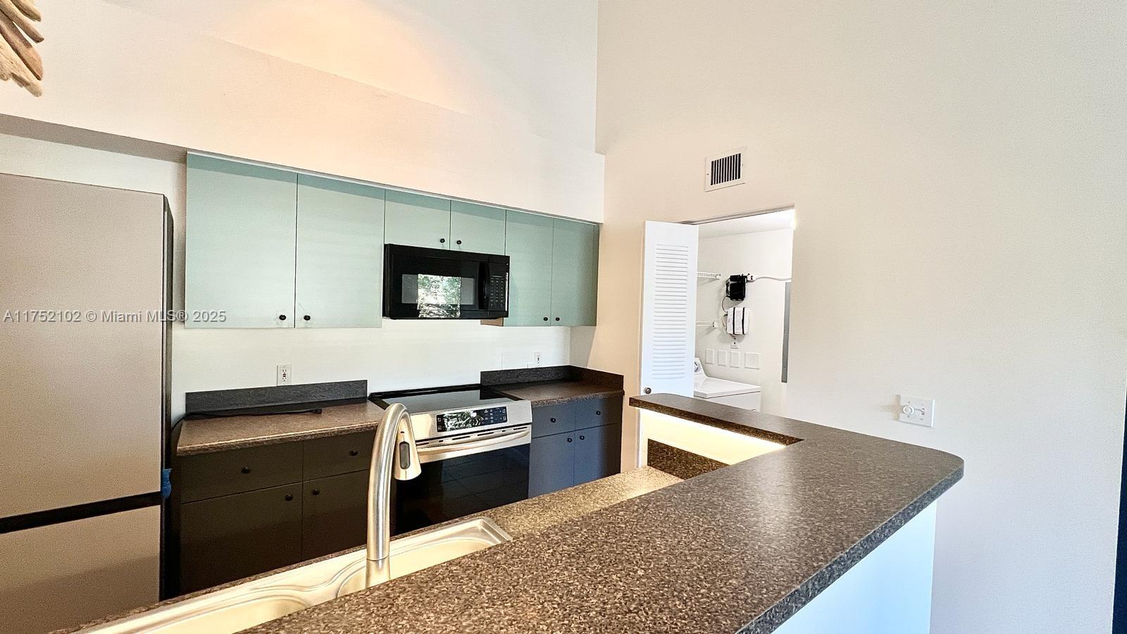 Emerald Isle at Laguna - Residential Lease